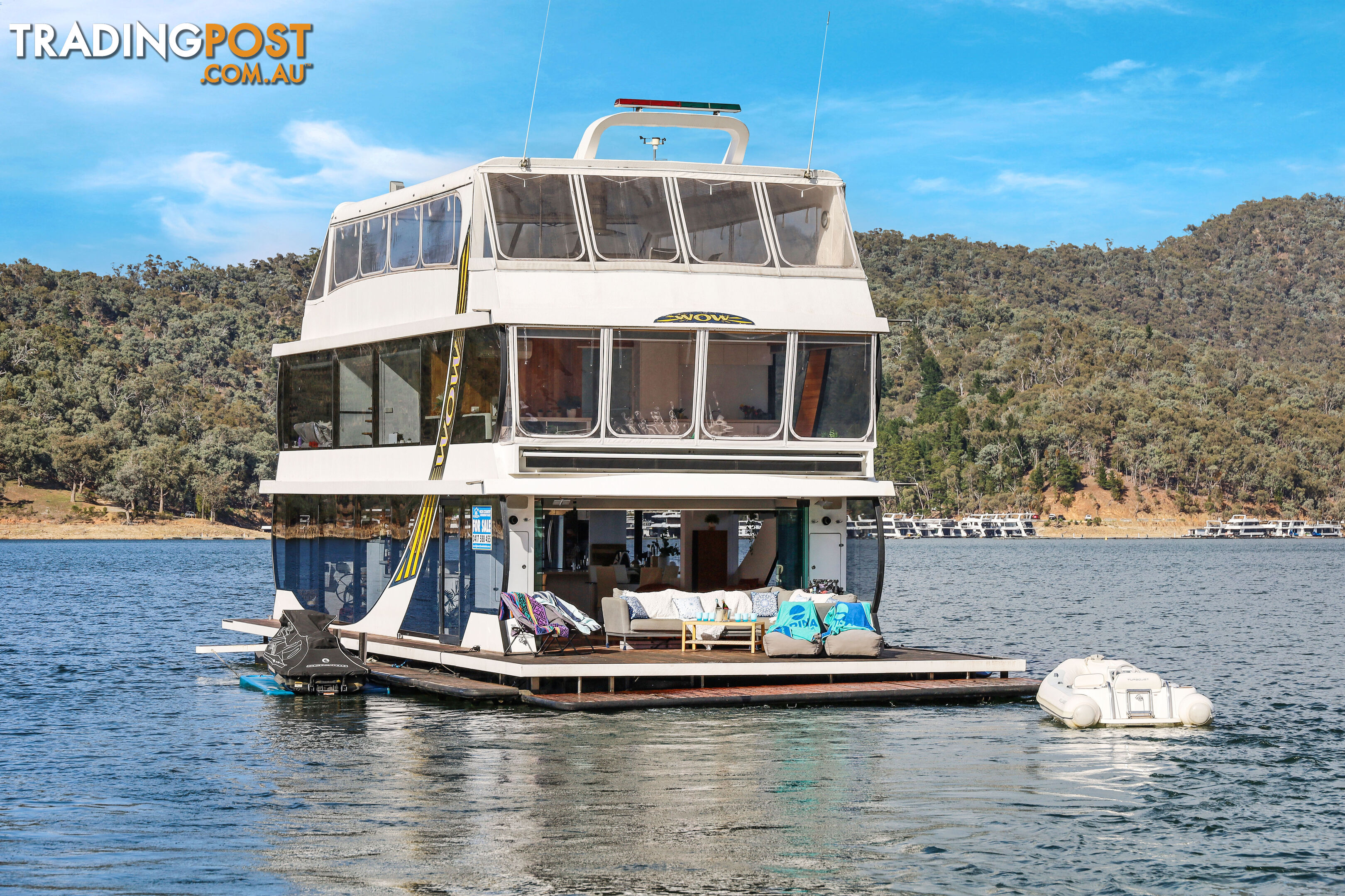 WOW Houseboat Holiday Home on Lake Eildon