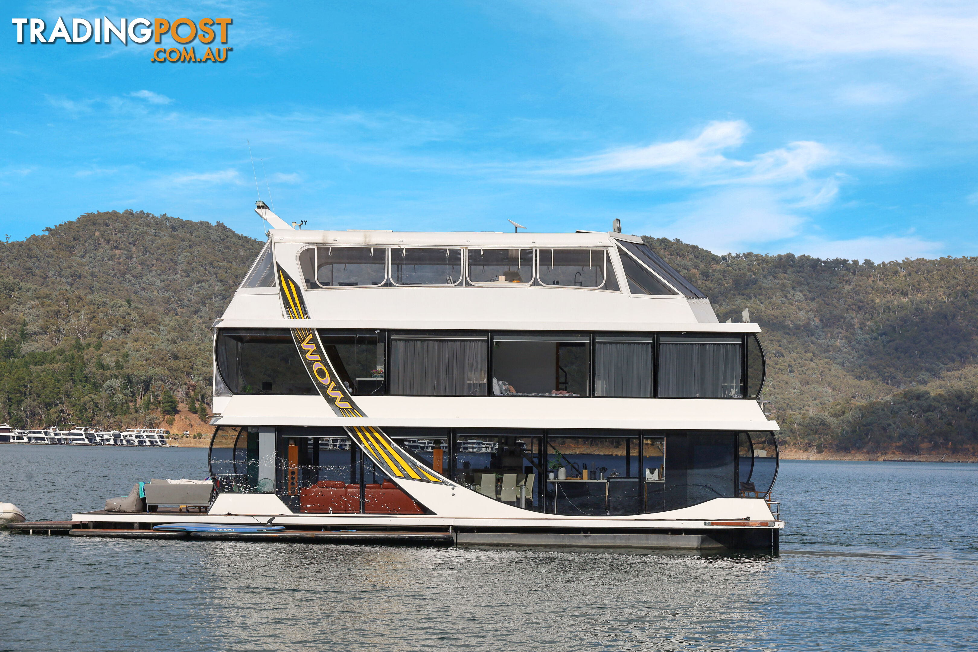 WOW Houseboat Holiday Home on Lake Eildon