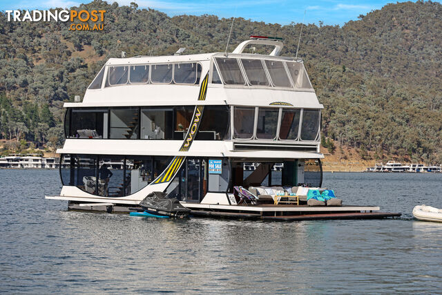 WOW Houseboat Holiday Home on Lake Eildon