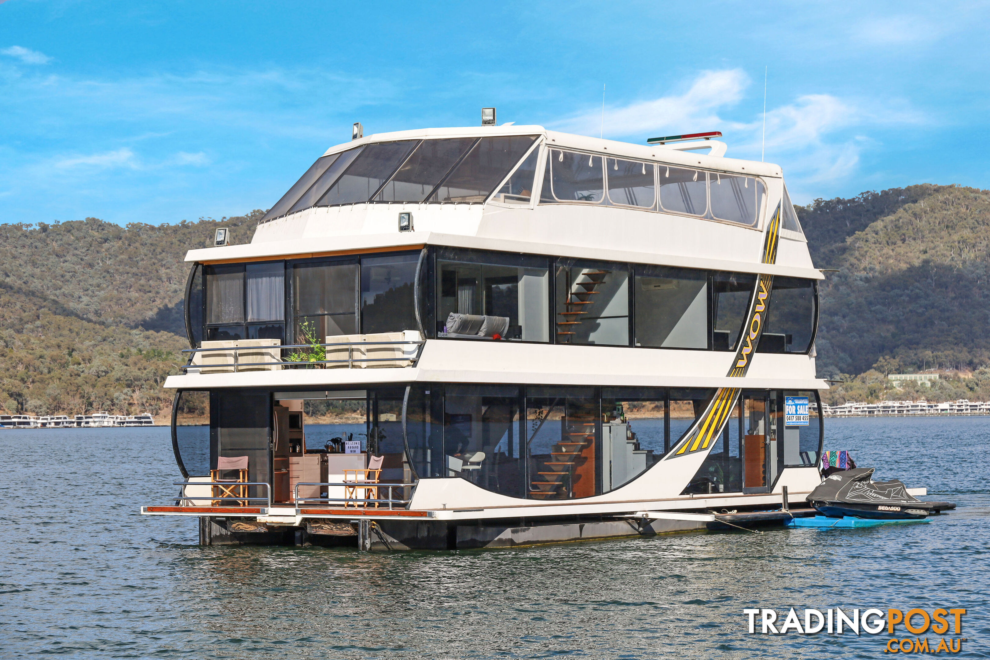 WOW Houseboat Holiday Home on Lake Eildon