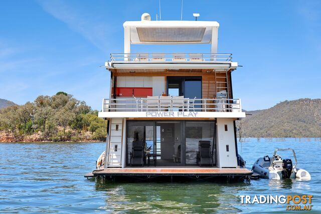 PowerPlay Houseboat Holiday Home on Lake Eildon