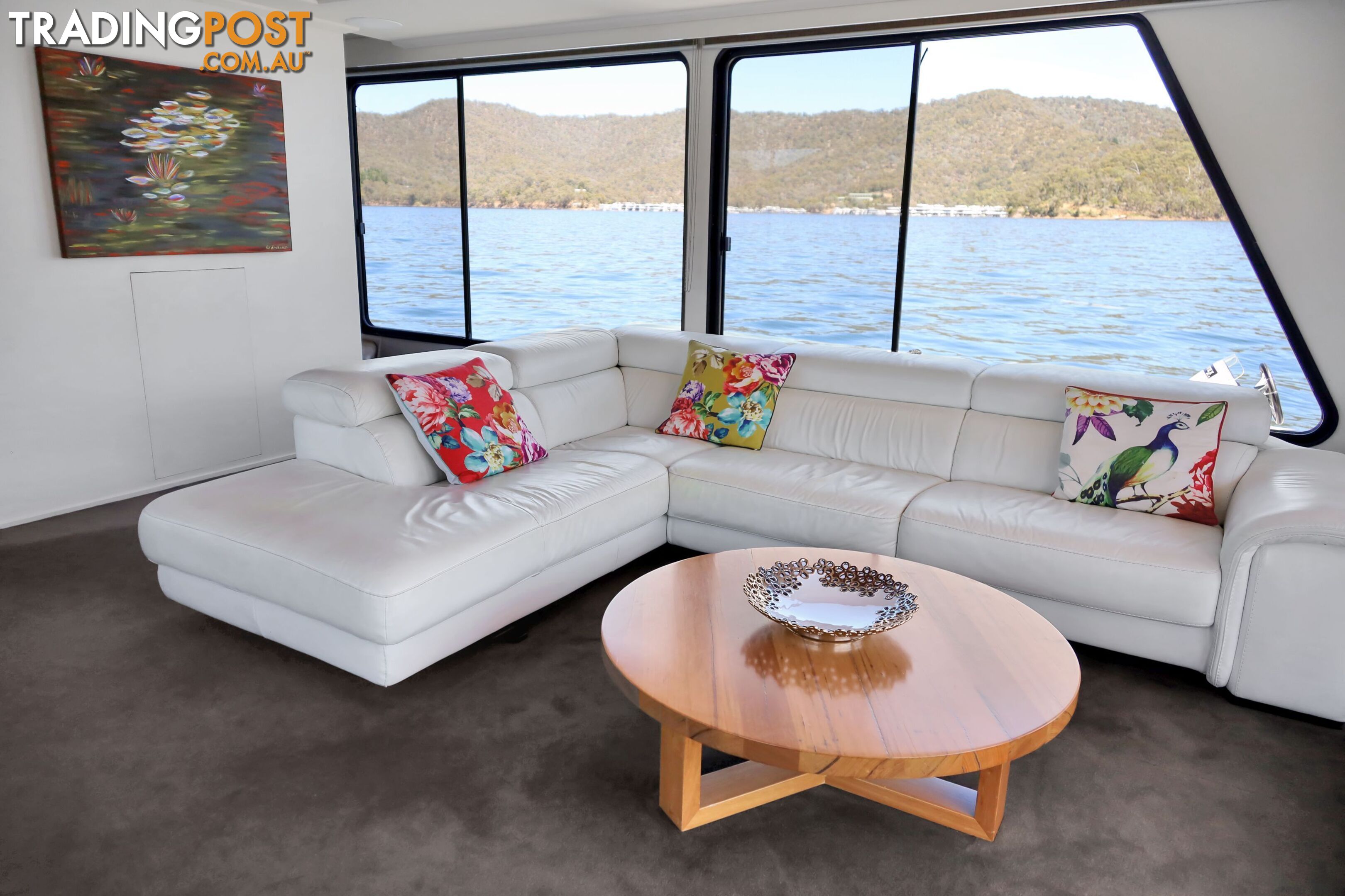 PowerPlay Houseboat Holiday Home on Lake Eildon