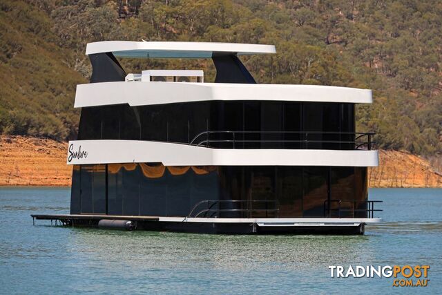 SUNLURE Houseboat Holiday Home on Lake Eildon