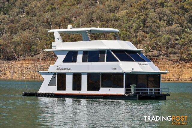 Salamanca Houseboat Holiday Home on Lake Eildon - photo 2 of 30