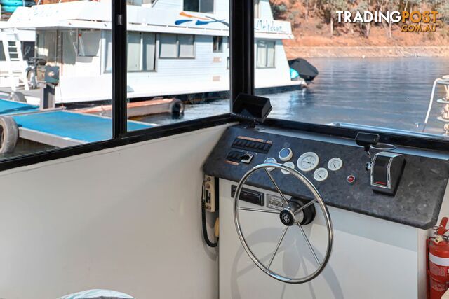 Boomerang Houseboat Holiday Home on Lake Eildon