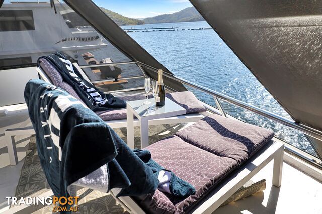 Boomerang Houseboat Holiday Home on Lake Eildon