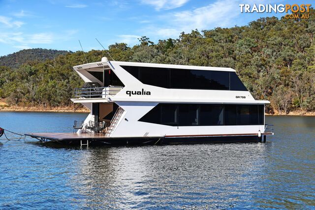 QUALIA Houseboat Holiday Home on Lake Eildon