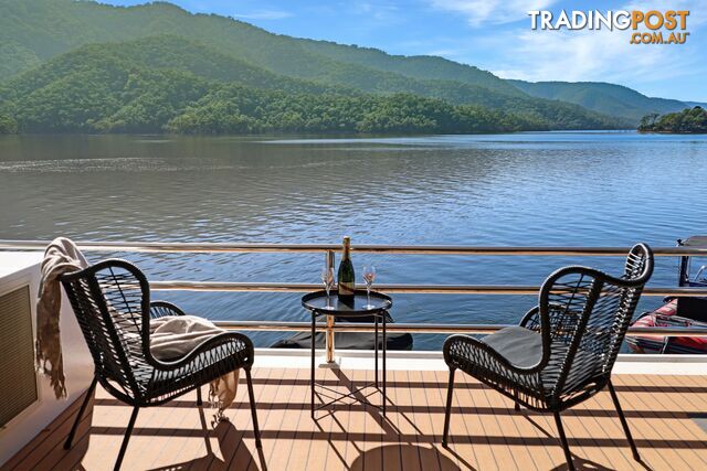 QUALIA Houseboat Holiday Home on Lake Eildon