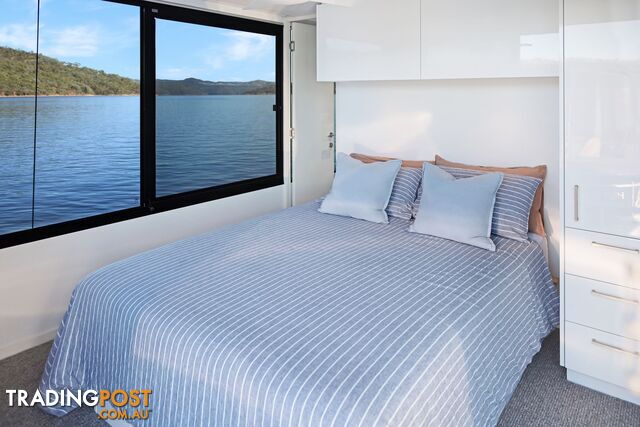 QUALIA Houseboat Holiday Home on Lake Eildon