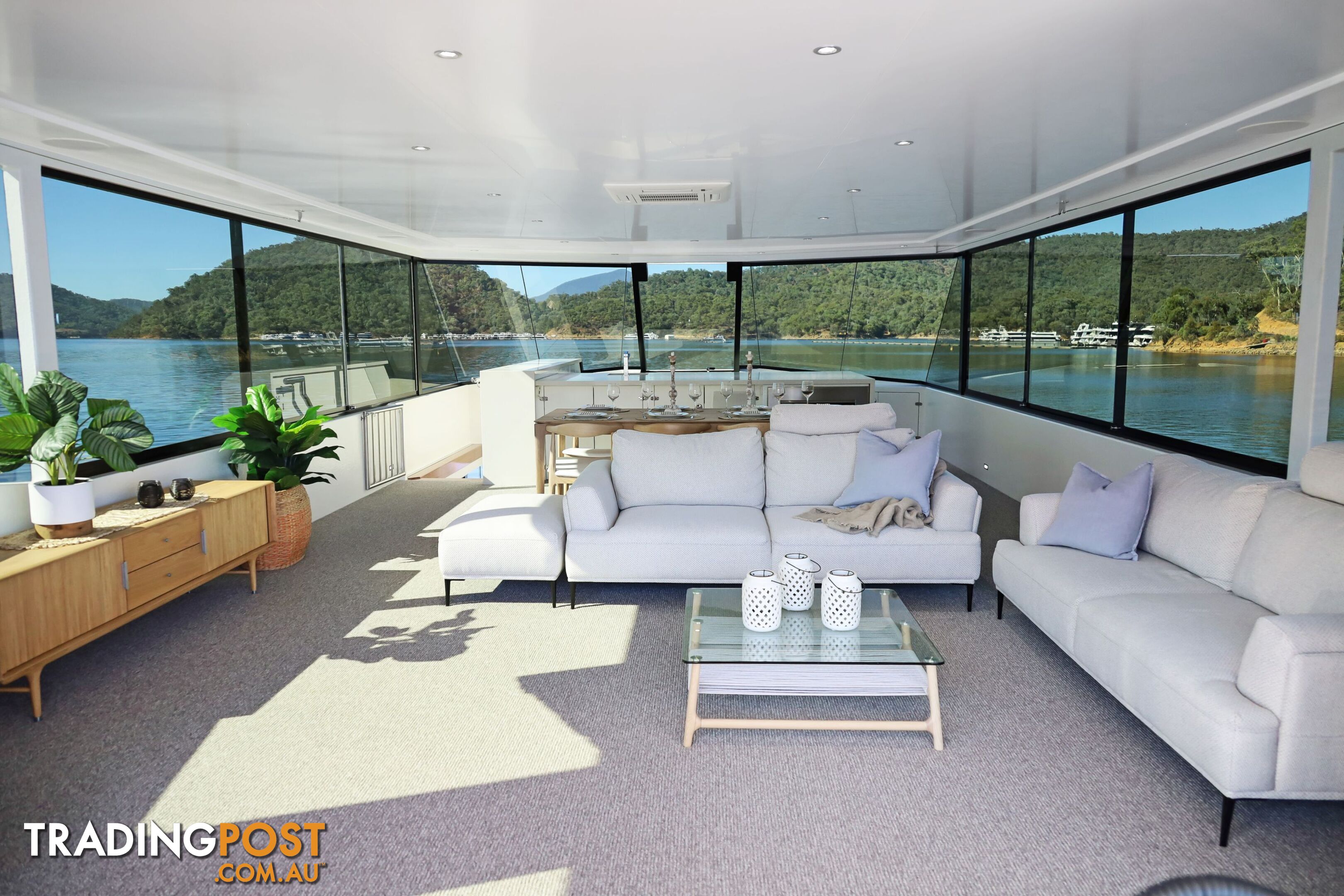 QUALIA Houseboat Holiday Home on Lake Eildon