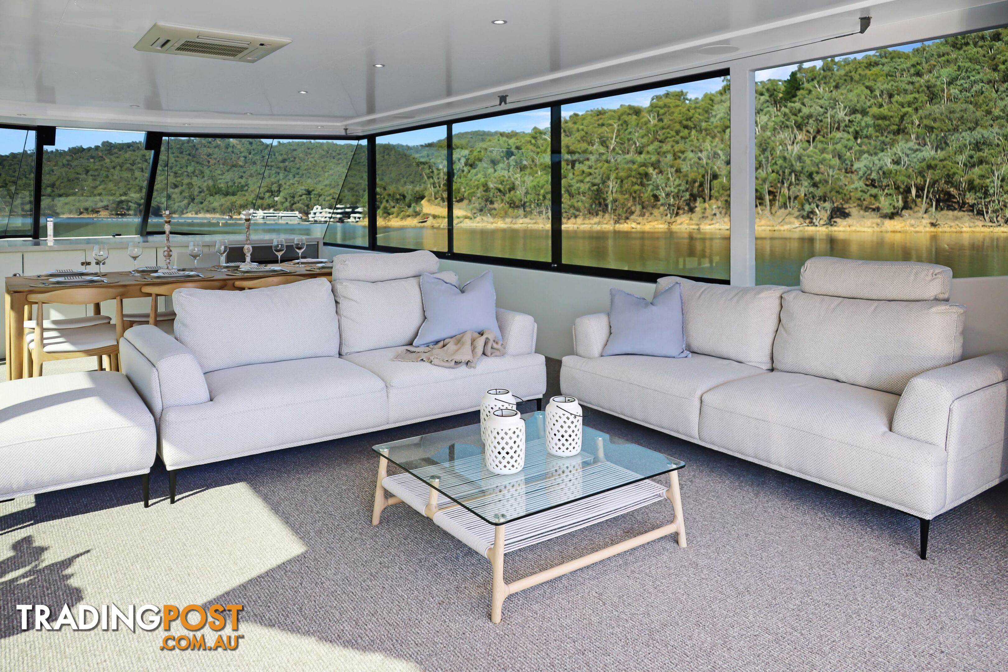 QUALIA Houseboat Holiday Home on Lake Eildon