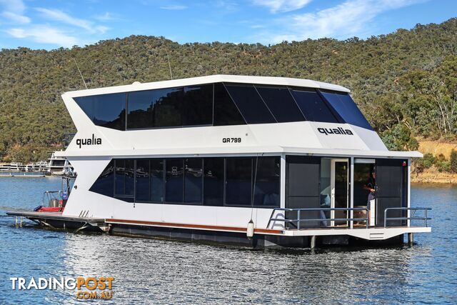 QUALIA Houseboat Holiday Home on Lake Eildon