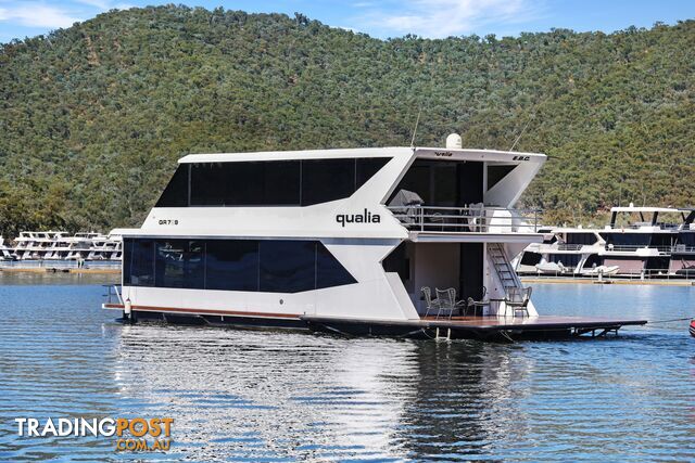 QUALIA Houseboat Holiday Home on Lake Eildon