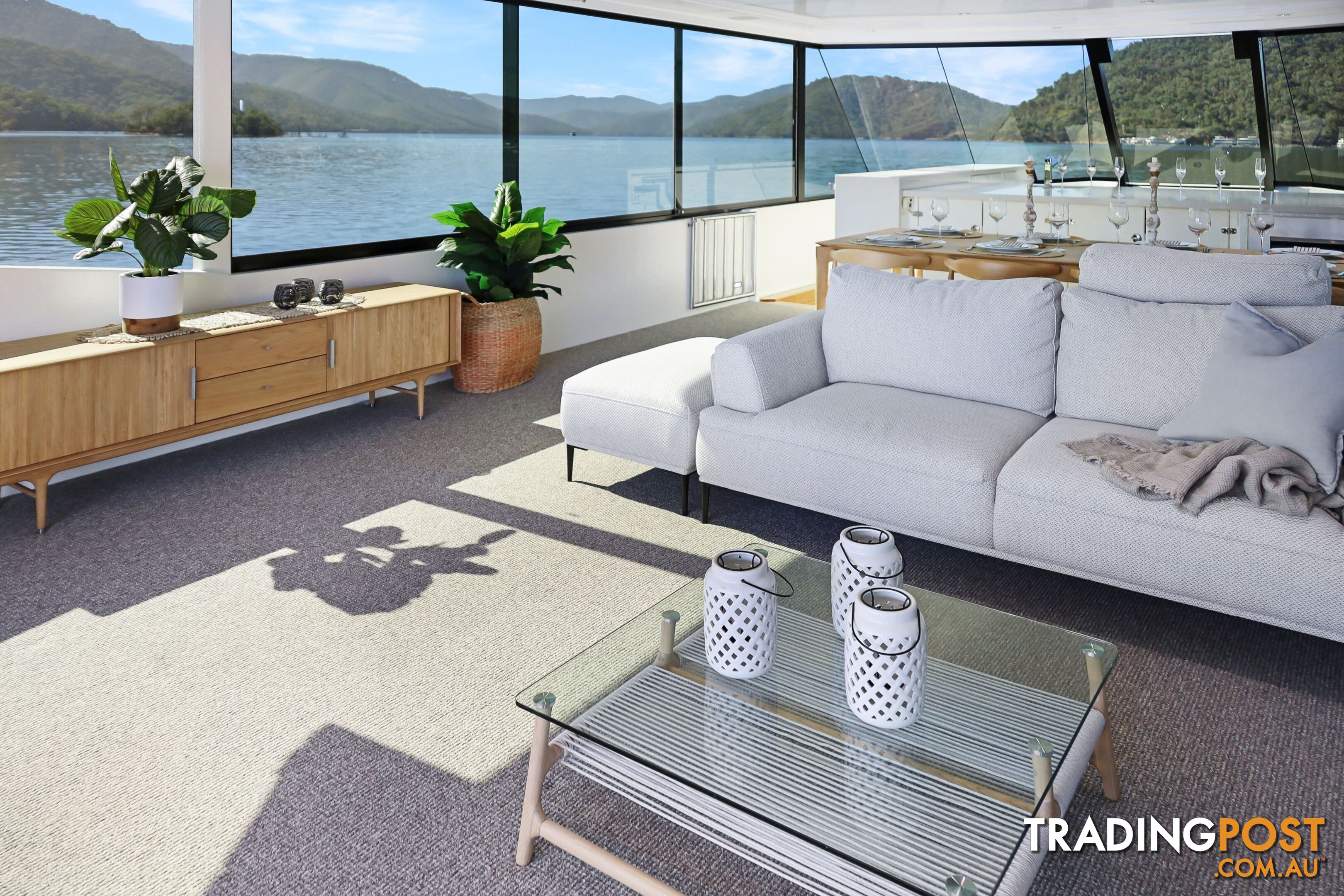 QUALIA Houseboat Holiday Home on Lake Eildon