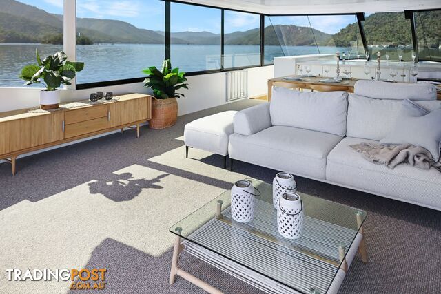 QUALIA Houseboat Holiday Home on Lake Eildon