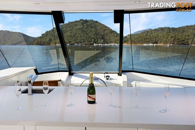 QUALIA Houseboat Holiday Home on Lake Eildon