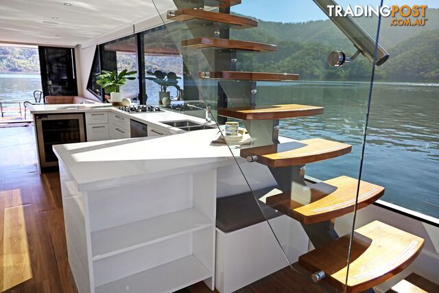 QUALIA Houseboat Holiday Home on Lake Eildon