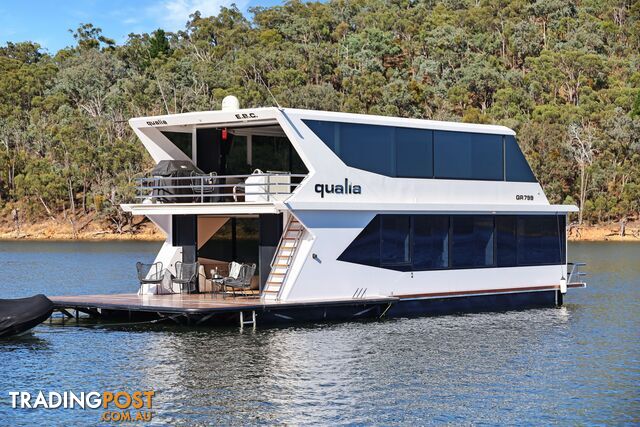 QUALIA Houseboat Holiday Home on Lake Eildon