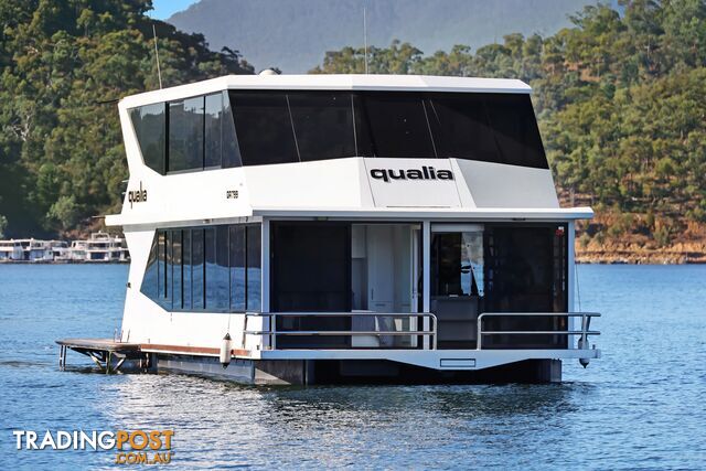 QUALIA Houseboat Holiday Home on Lake Eildon