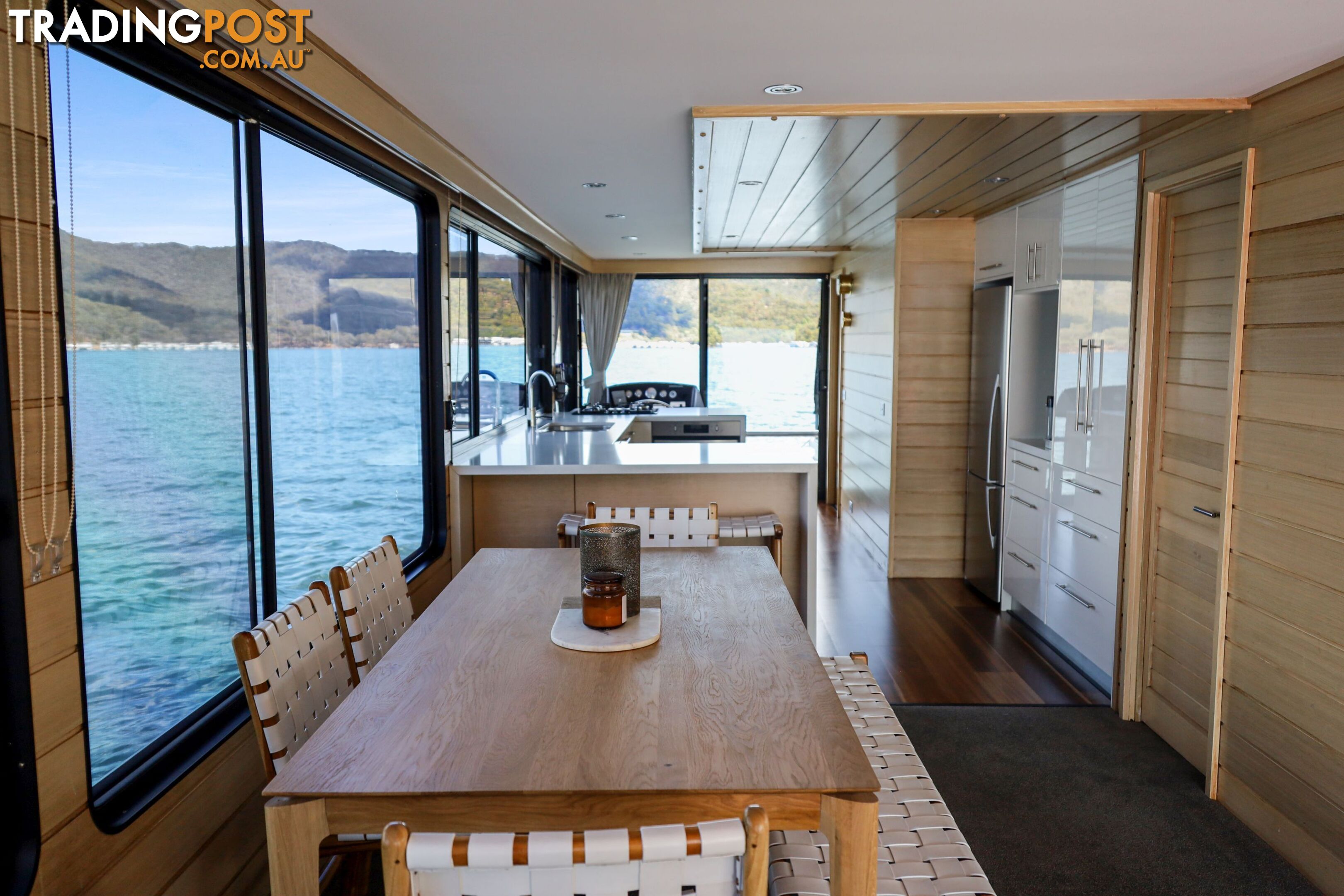 Allure Houseboat Holiday Home on Lake Eildon