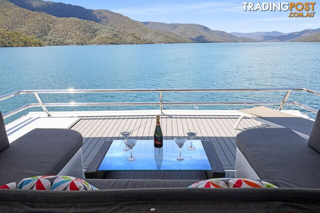 Allure Houseboat Holiday Home on Lake Eildon