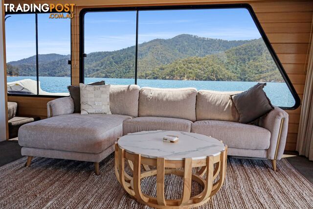 Allure Houseboat Holiday Home on Lake Eildon