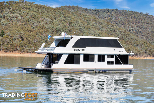 Showtime Houseboat Holiday Home on Lake Eildon