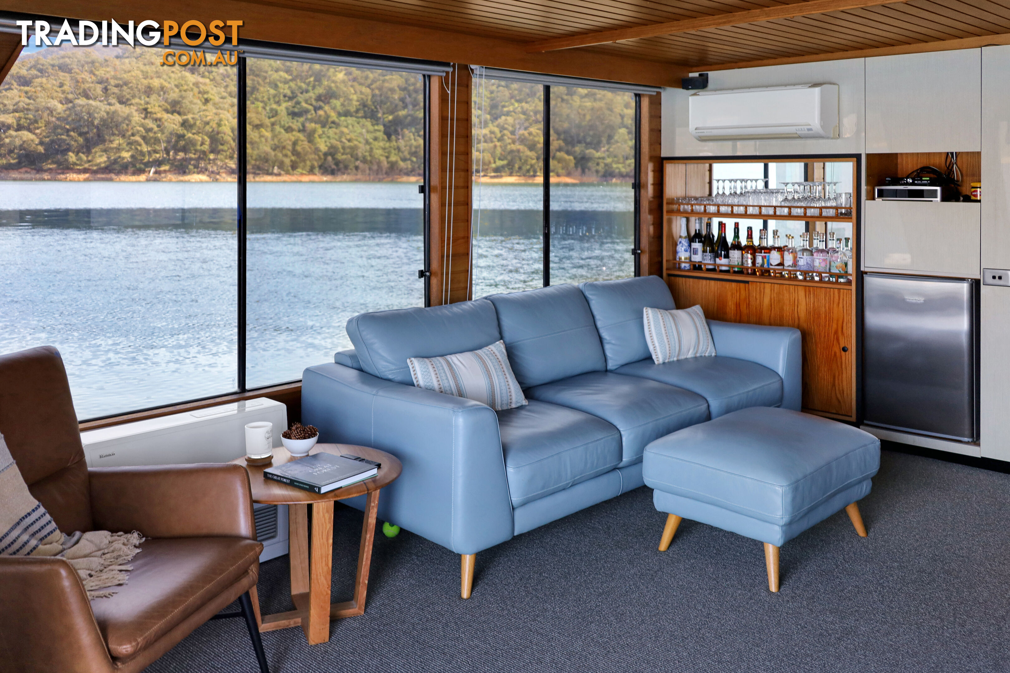 Showtime Houseboat Holiday Home on Lake Eildon