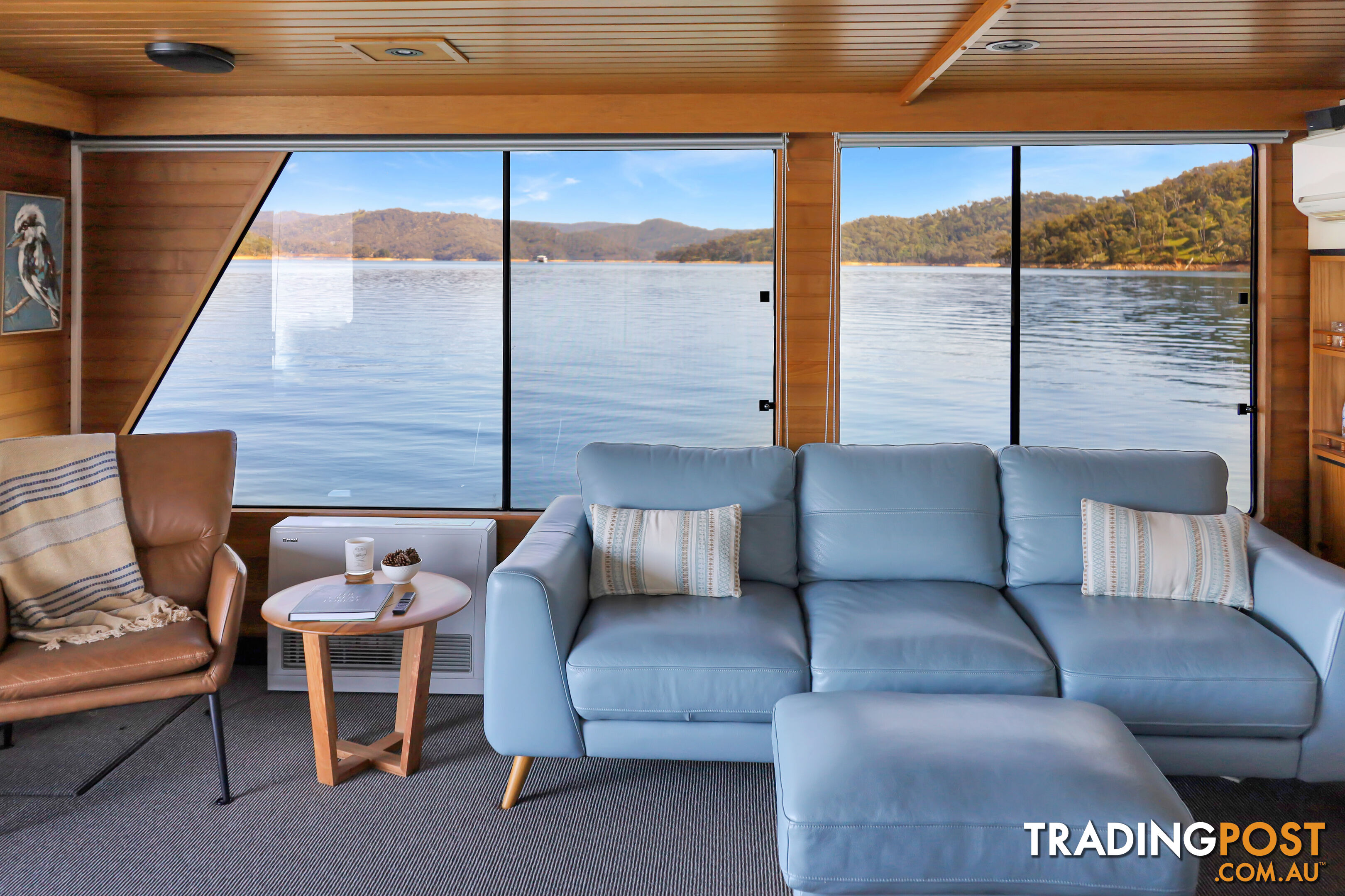 Showtime Houseboat Holiday Home on Lake Eildon