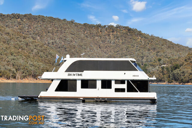 Showtime Houseboat Holiday Home on Lake Eildon