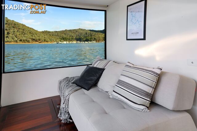 Sugoi Houseboat Holiday Home on Lake Eildon