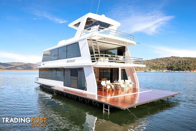 Sugoi Houseboat Holiday Home on Lake Eildon