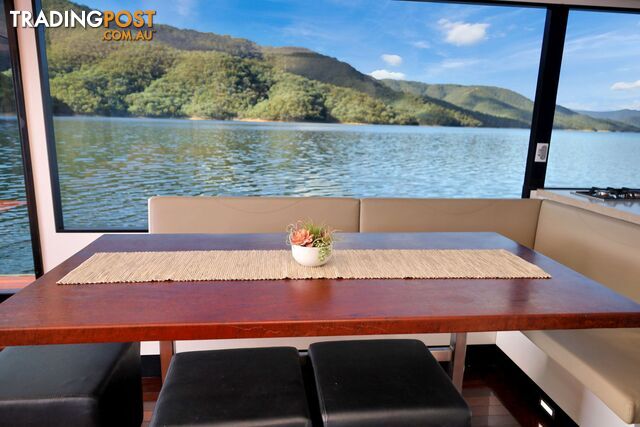 Sugoi Houseboat Holiday Home on Lake Eildon