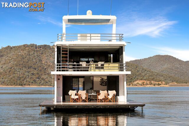 Sugoi Houseboat Holiday Home on Lake Eildon