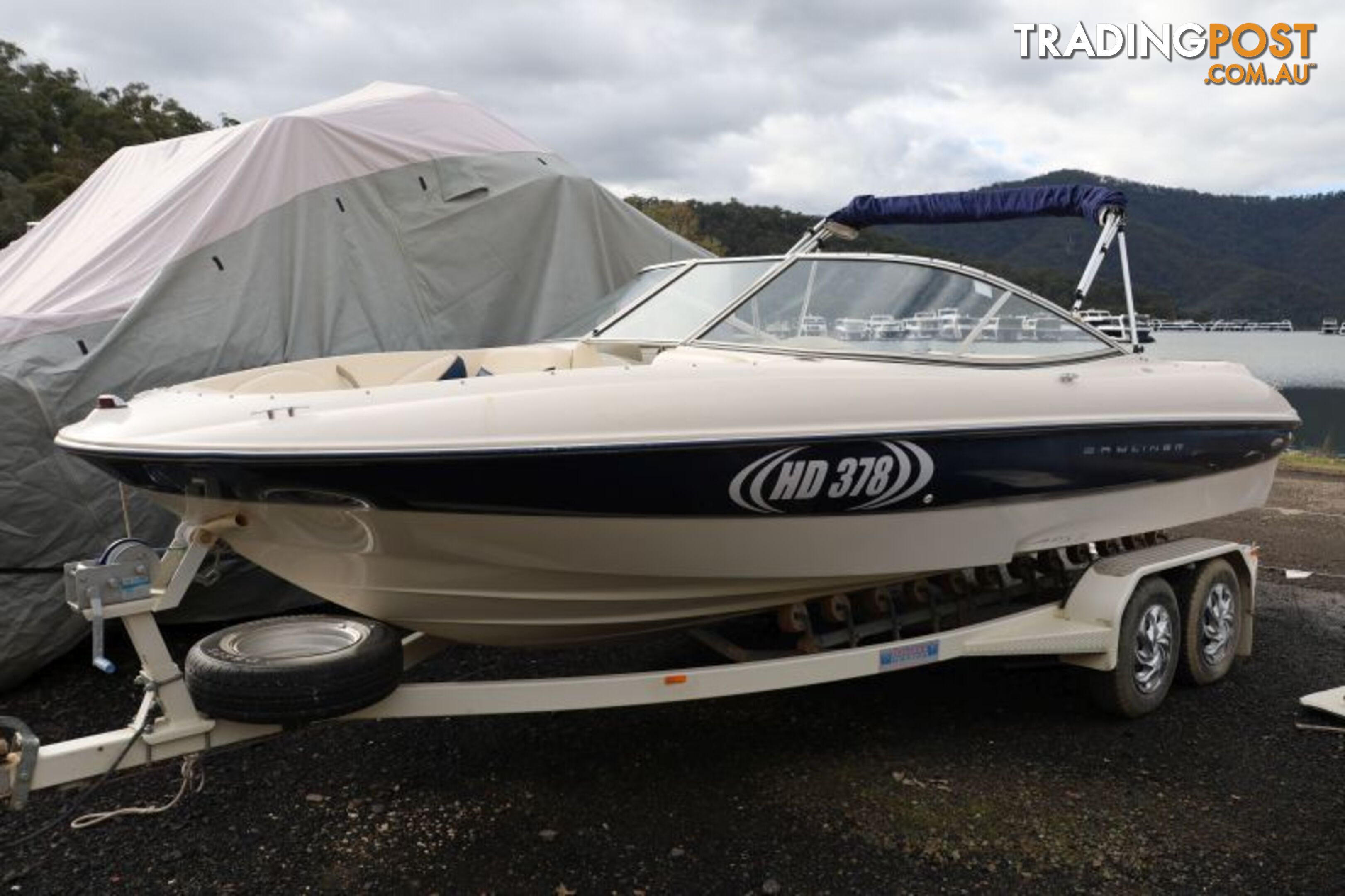 Bayliner Capri 215 Bowrider 