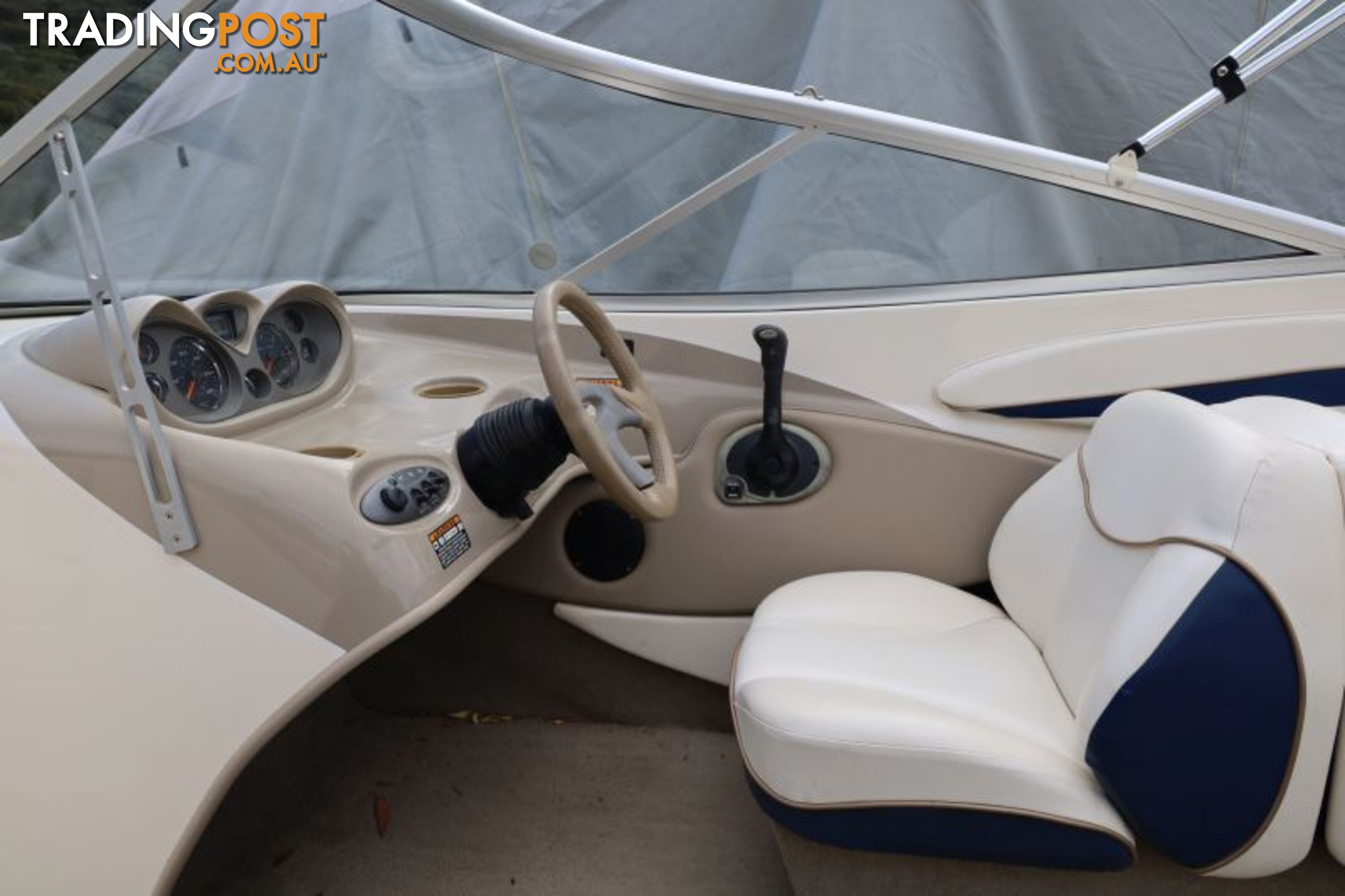 Bayliner Capri 215 Bowrider 