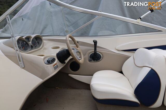 Bayliner Capri 215 Bowrider 