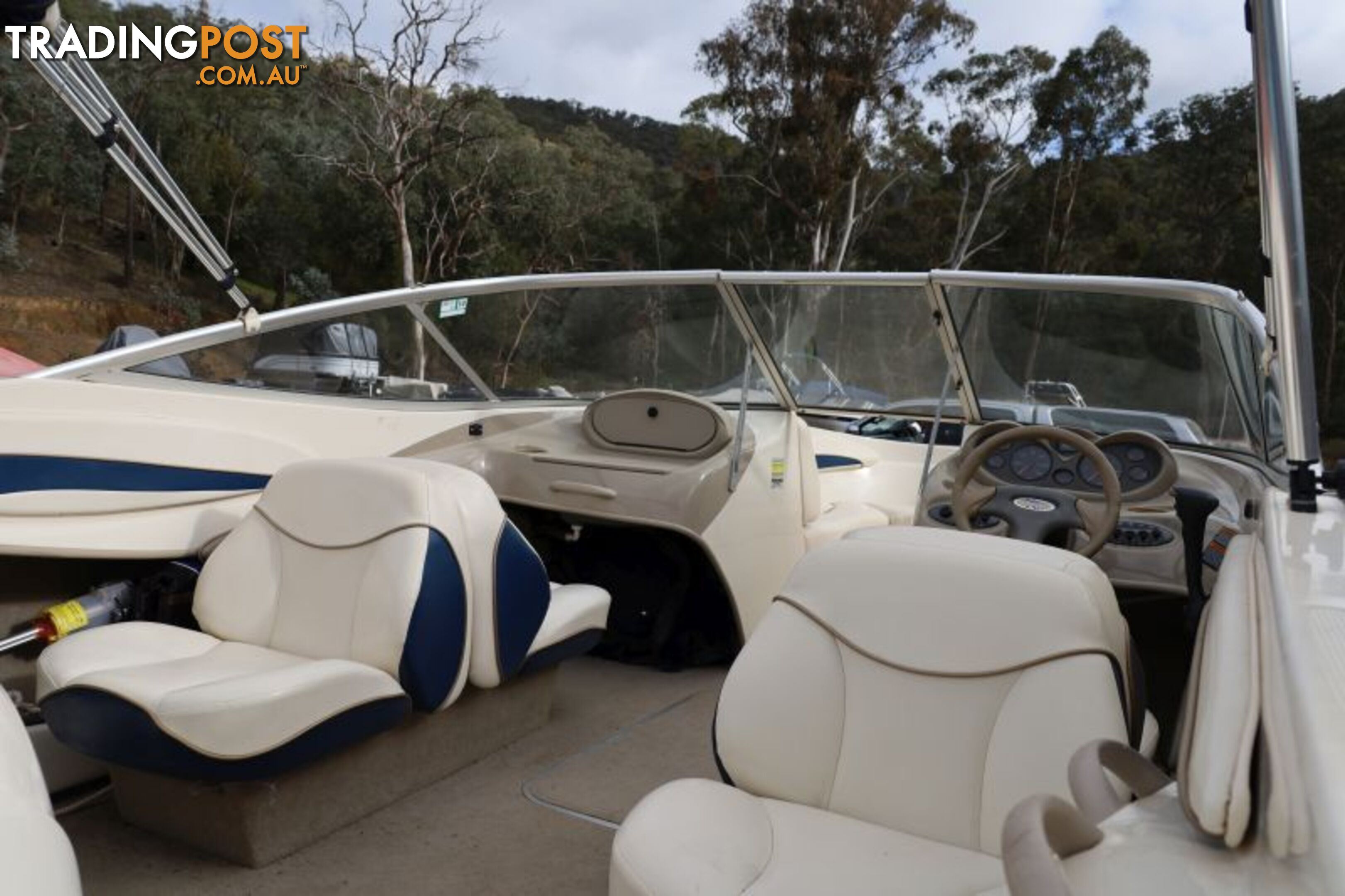 Bayliner Capri 215 Bowrider 