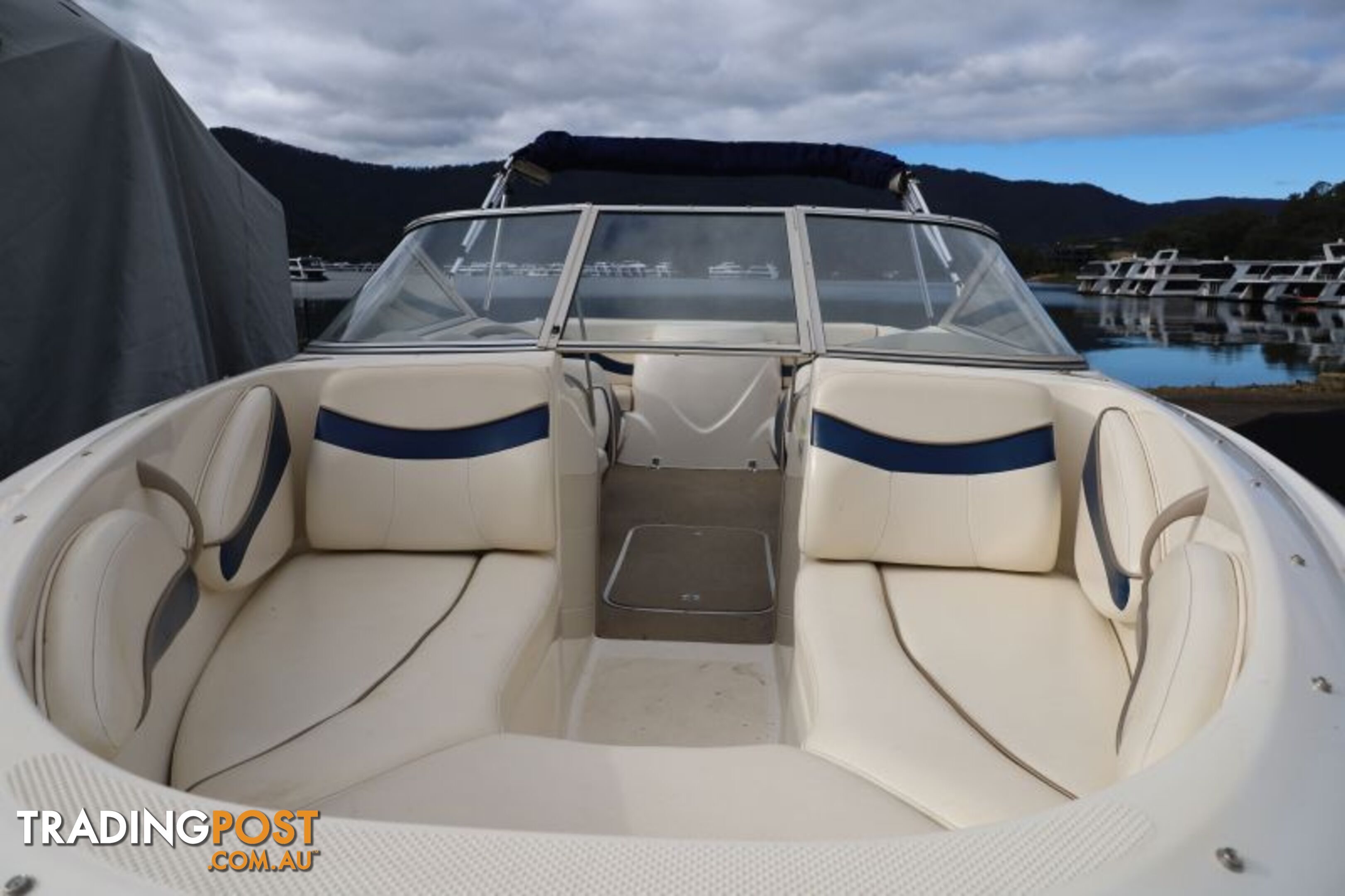 Bayliner Capri 215 Bowrider 