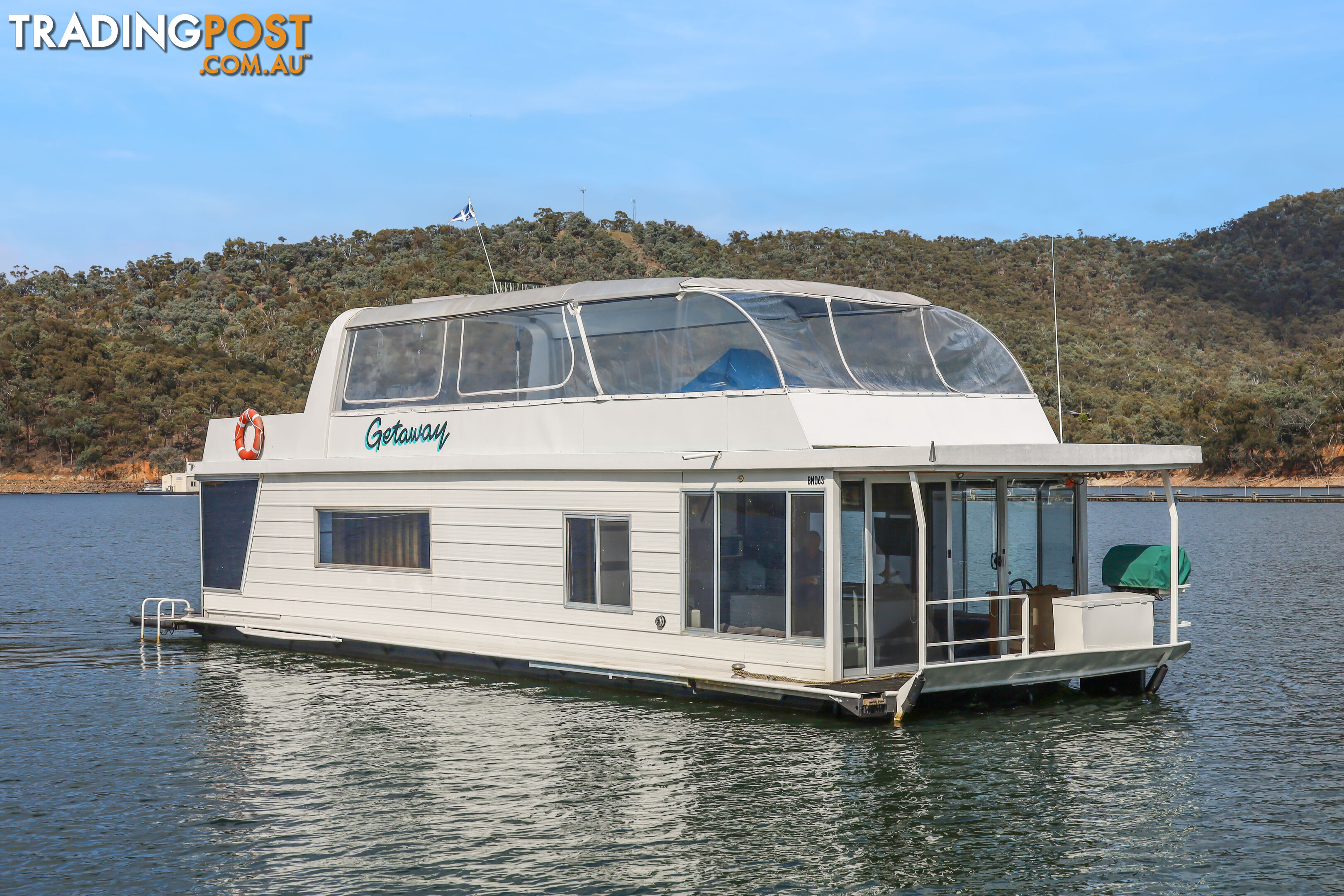 Getaway Houseboat Holiday Home on Lake Eildon