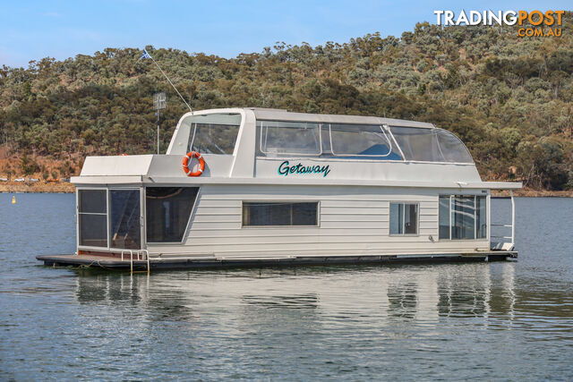 Getaway Houseboat Holiday Home on Lake Eildon