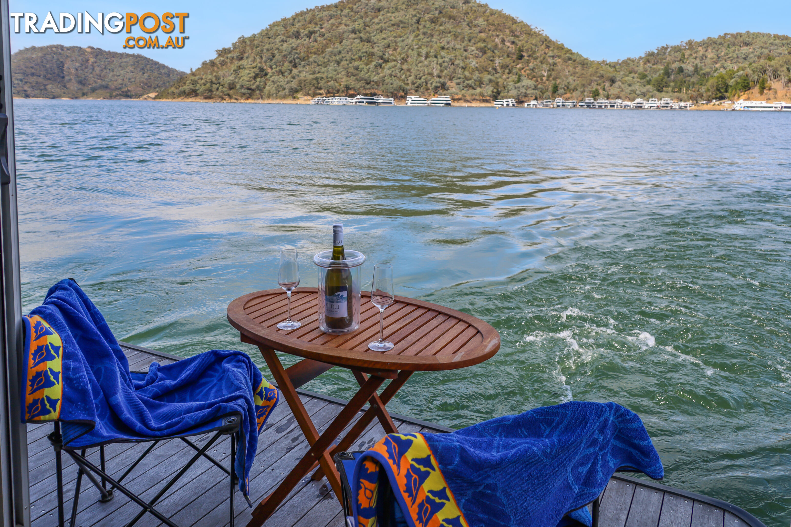 Getaway Houseboat Holiday Home on Lake Eildon