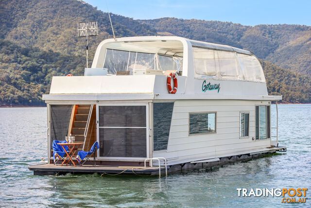 Getaway Houseboat Holiday Home on Lake Eildon