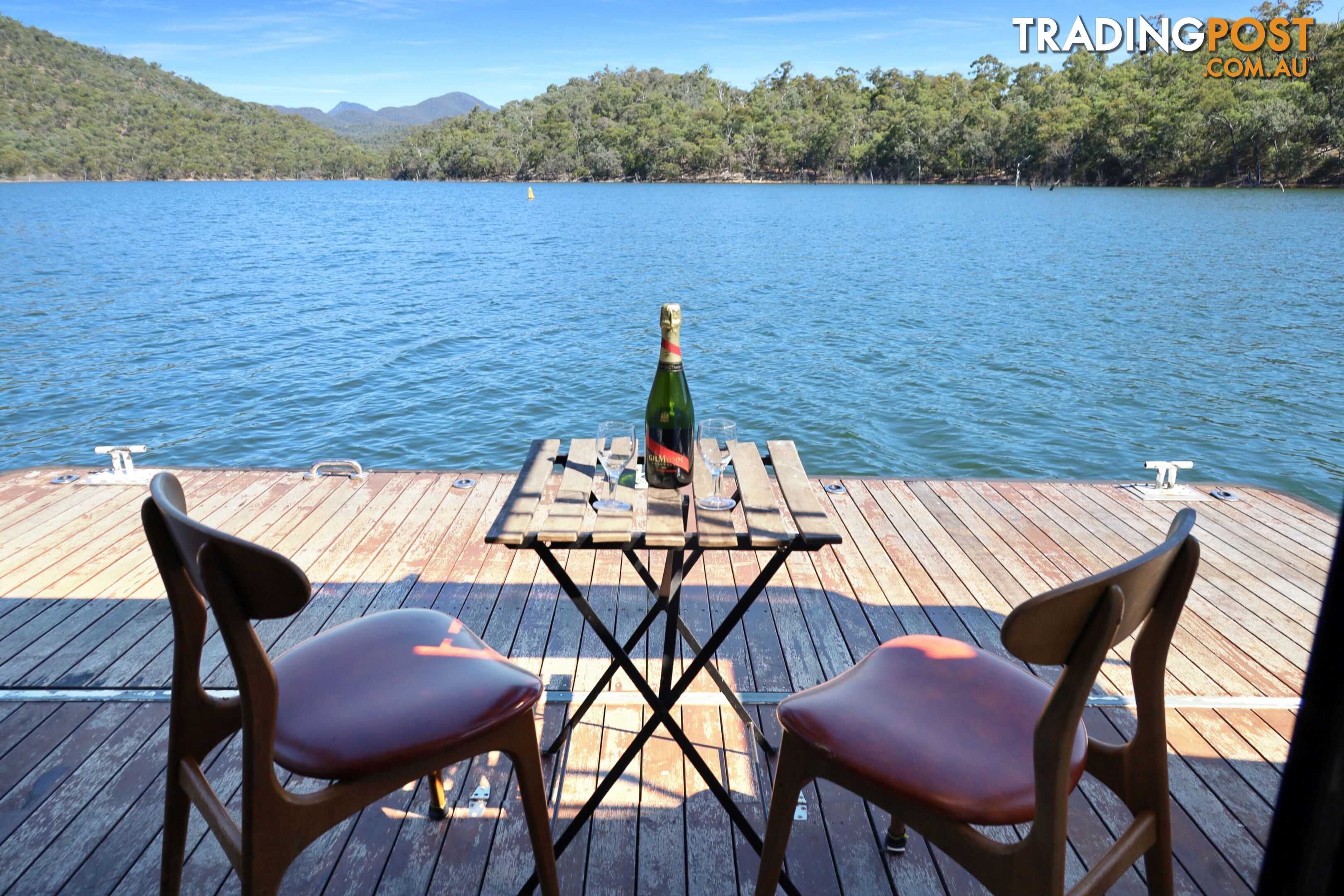 Drifter Houseboat Holiday Home on Lake Eildon