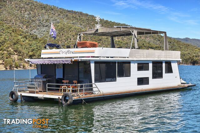 Drifter Houseboat Holiday Home on Lake Eildon