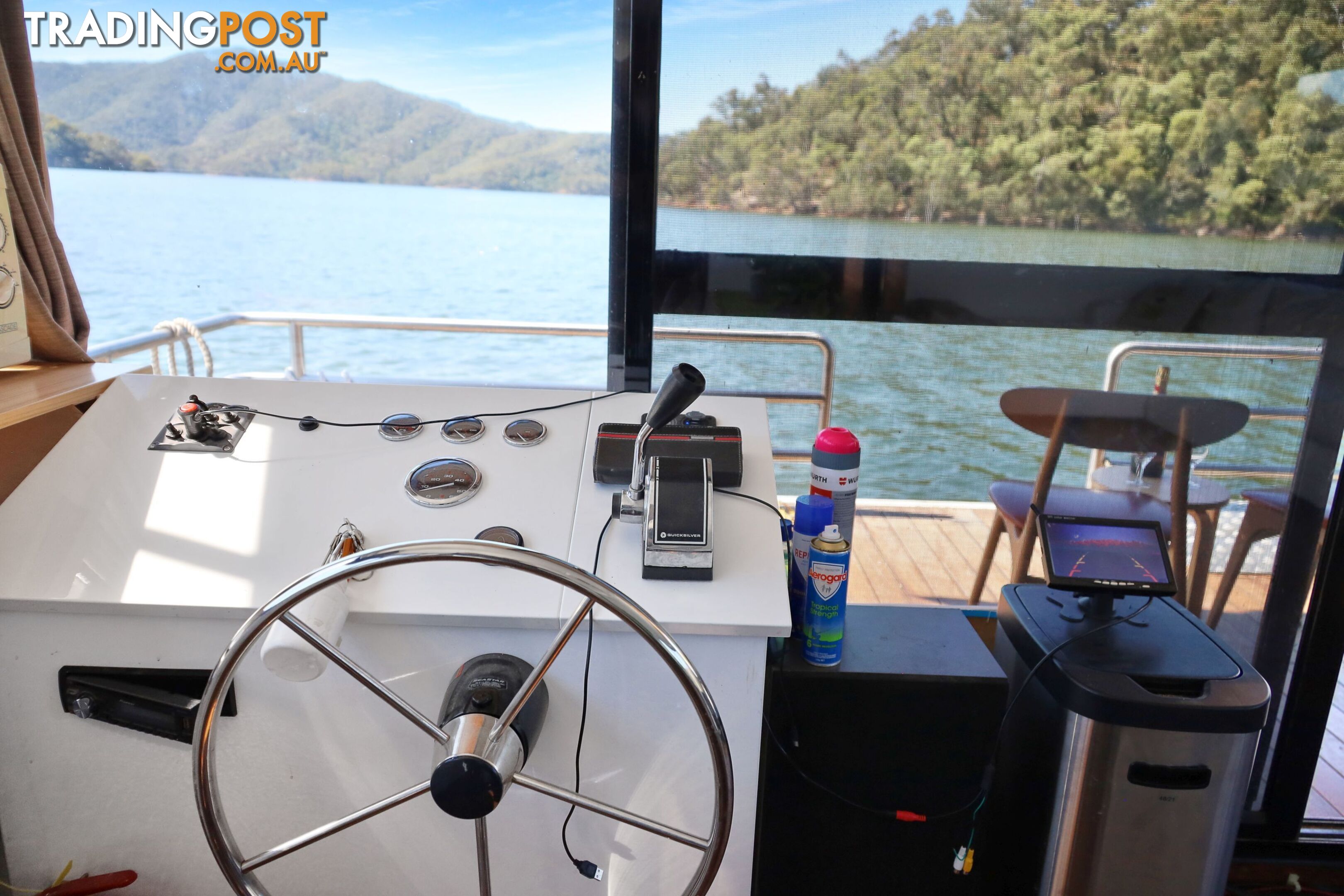 Drifter Houseboat Holiday Home on Lake Eildon