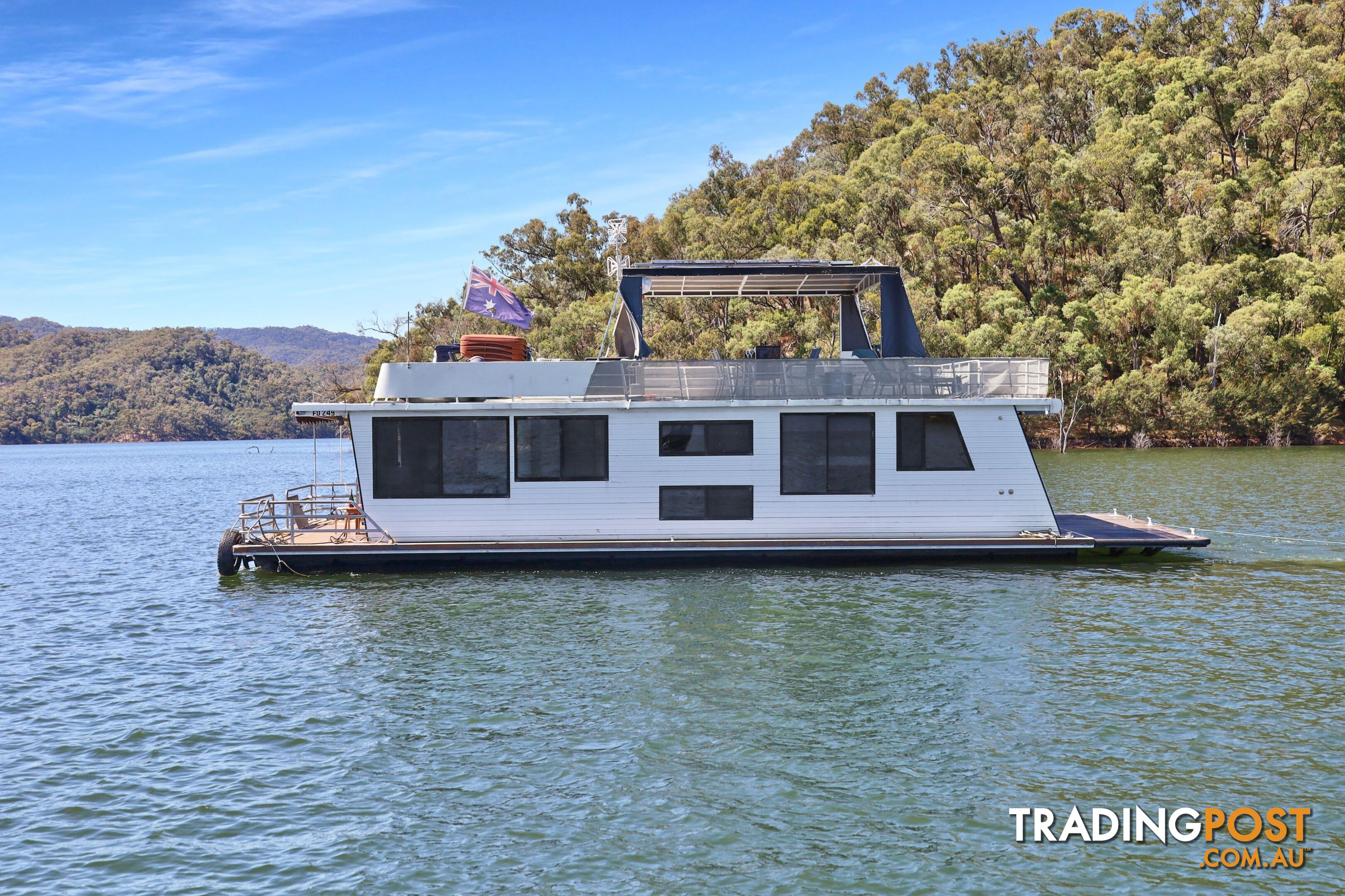 Drifter Houseboat Holiday Home on Lake Eildon