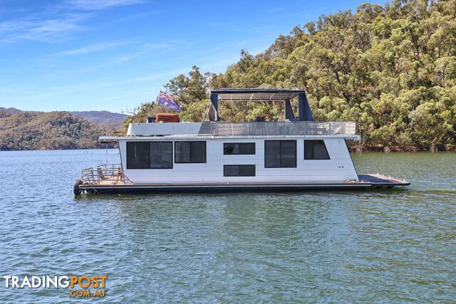 Drifter Houseboat Holiday Home on Lake Eildon