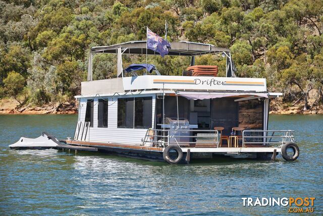 Drifter Houseboat Holiday Home on Lake Eildon