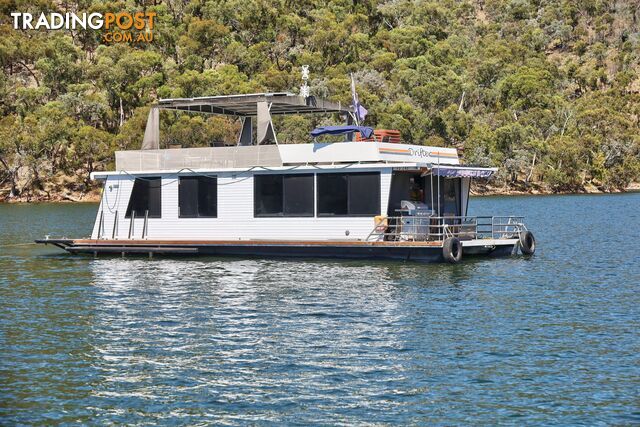 Drifter Houseboat Holiday Home on Lake Eildon